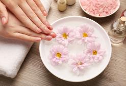 A legjobb otthoni kezelések a sérült körmök és a száraz körömágybőr gyógyítására